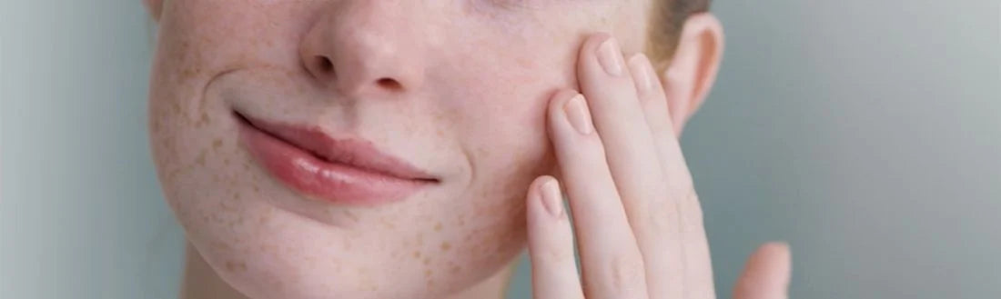 Peau sèche : caractéristiques, causes et soin